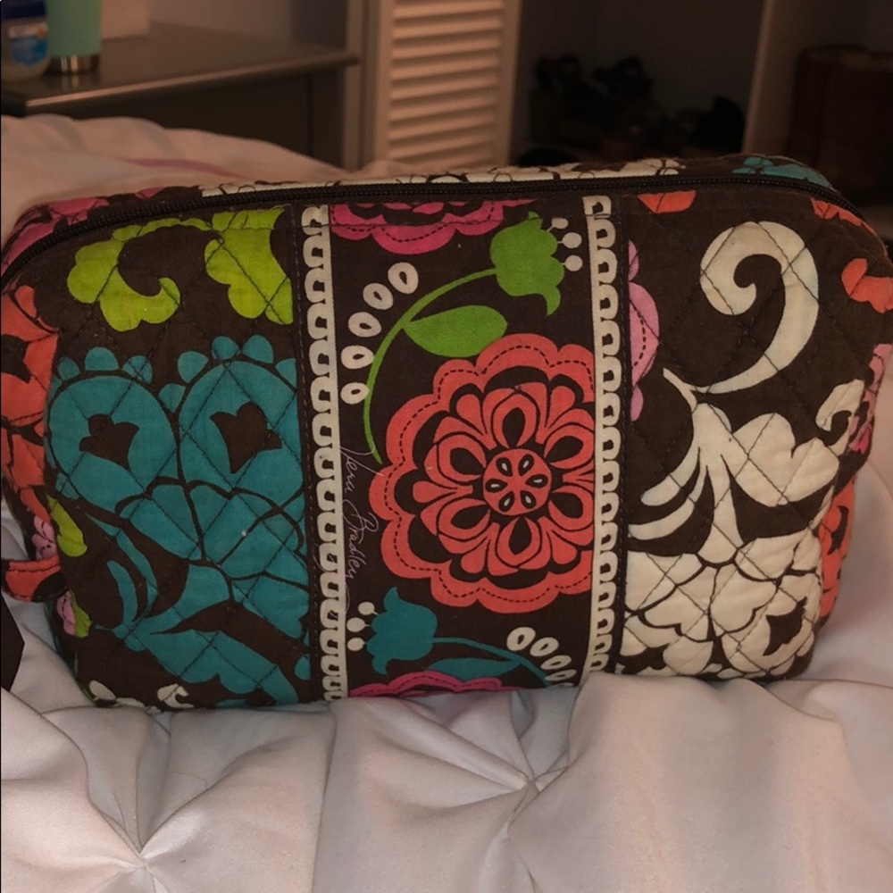 VWRA BRADLEY MAKEUP BAG!!!!